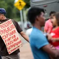 Venezuela anuncia repatriações dos EUA em meio à crise de imigração imagem