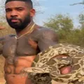 Vídeo: homem viraliza na web por domar animais com as próprias mãos imagem