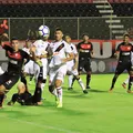 Vitória aposta na força do Barradão para bater o Vasco; veja histórico imagem