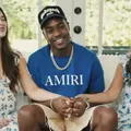 Youtuber assume trisal com namorada e sogra e faz plano de gravidez imagem