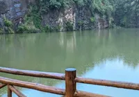 Adolescente de 14 anos desaparece após cair em lagoa de Salvador imagem