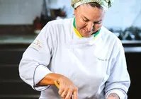 Albacora Confitada: Tereza Paim ensina receita para Semana Santa; assista imagem