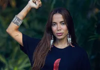 Anitta trava batalha judicial para impedir uso do nome em vermífugo imagem