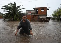 Após tempestades, mais de 2 mil pessoas são evacuadas na Argentina