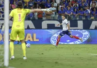 Arias e Ronaldo viram preocupação e vão passar por exame de imagem imagem