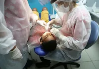 Atendimento odontológico gratuito é oferecido para jovens na Bahia