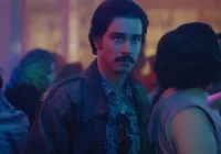 Ator de 'Narcos' fica em coma induzido após infecção: "Luta pela vida" imagem
