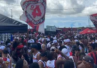Ba-Vi: Torcida rubro-negra faz a festa no estacionamento do Barradão imagem