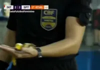 Banana é arremessada contra banco do Sport em jogo da Série A1 imagem