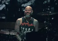 Baterista deixa Guns N' Roses após 19 anos; saiba motivo imagem