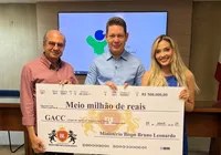 Bispo Bruno Leonardo visita o GACC-BA e doa meio milhão de reais imagem