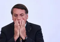 Bolsonaro admite risco de fraude no INSS durante seu governo imagem