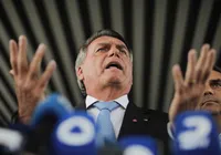 Bolsonaro sobre fraude no cartão de vacina: “Não havia prova" imagem