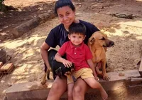 Cães protegem menino de 2 anos desaparecido em mata: “Heróis”