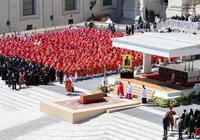 Caixão do papa Francisco chega à sua última morada imagem