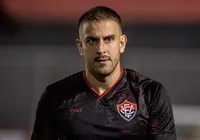 Caso Bruno Uvini: Vitória se pronuncia após zagueiro deixar o clube