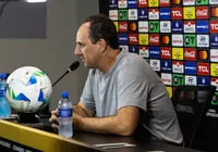 Ceni defende Lucho após pênalti perdido e prega cautela por título imagem