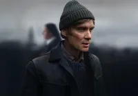 Cillian Murphy troca grandeza de Oppenheimer por drama silencioso e impactante imagem