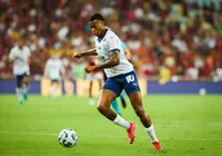 Com time misto, Bahia perde para o Flamengo no Maracanã imagem