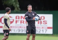 Com treino tático na Toca, elenco do Vitória trabalha focado no Ceará imagem