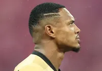 Comentarista da ESPN defende expulsão em Bahia e Botafogo imagem