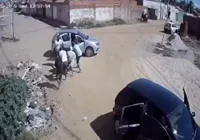 Crime brutal: jovem é espancado por um grupo de homens e morto a tiros imagem