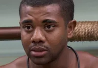 Davi Brito culpa Globo por polêmicas em que se envolveu: "Senti falta" imagem