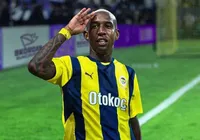 Ex-Bahia, Talisca faz golaço de falta em vitória na Turquia; assista imagem