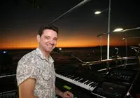 Experiente na cena local, Yacoce Simões mostra trabalho solo em show imagem