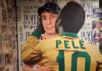 Exposição de Chaves em Salvador destaca paixão de Chespirito pelo futebol imagem
