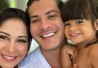 Filha de Maíra Cardi e Arthur Aguiar é hospitalizada; saiba motivo imagem