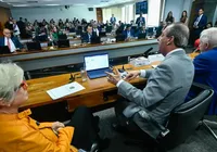Fim da reeleição: Senado avança com PEC que propõe medida imagem