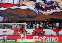 "Fraquejamos na hora que ficamos com um a mais" avalia Carlos Eduardo
