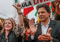 Gleisi faz aceno a Haddad ao assumir ministério imagem