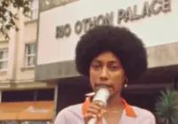 Glória Maria já foi impedida de visitar amigo: "Negra aqui não" imagem