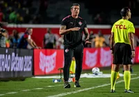 Grêmio realiza sondagem pelo técnico Thiago Carpini do Vitória imagem