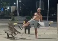 Homem destrói equipamentos em praça do município de Catu; veja vídeo