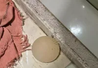 Homem é preso após arrancar prótese de silicone de companheira imagem