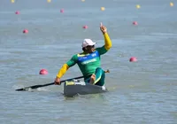 Isaquias Queiroz leva medalha de ouro na Copa do Mundo de canoagem