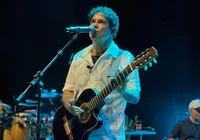 JV30: Jorge Vercillo emociona fãs em show na Concha Acústica