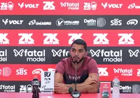 Lucas Arcanjo celebra boa fase no Vitória: "Feliz pelo reconhecimento" imagem