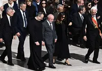 Lula, Trump e Milei: líderes comparecem ao funeral do papa Francisco imagem