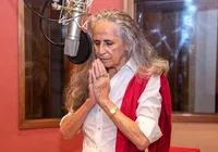 Maria Bethânia faz apelo após enchentes em Santo Amaro: “A natureza grita” imagem