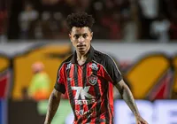 Matheuzinho joga no sacrifício, e Carpini faz alerta no Vitória imagem