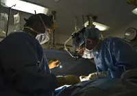 Médico é multado após tirar foto íntima de paciente em coma imagem