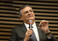 Ministro é aplaudido ao dizer que crime não está nos morros do Rio imagem