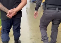 Monitor tenta levar celular para conjunto penal em Salvador e acaba preso