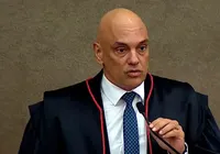 Moraes determina suspensão de passaporte de Collor imagem