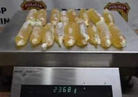 Mulher é presa com cocaína líquida dentro de camisinhas em Aeroporto