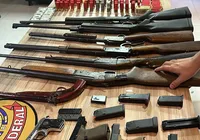 PF prende foragido por homicídio e apreende arsenal no oeste da Bahia